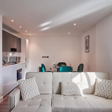 Seven Living Slough - Free Parking & Fast Wi-Fi Apartment Екстериор снимка