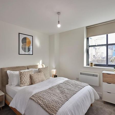 Seven Living Slough - Free Parking & Fast Wi-Fi Apartment Екстериор снимка