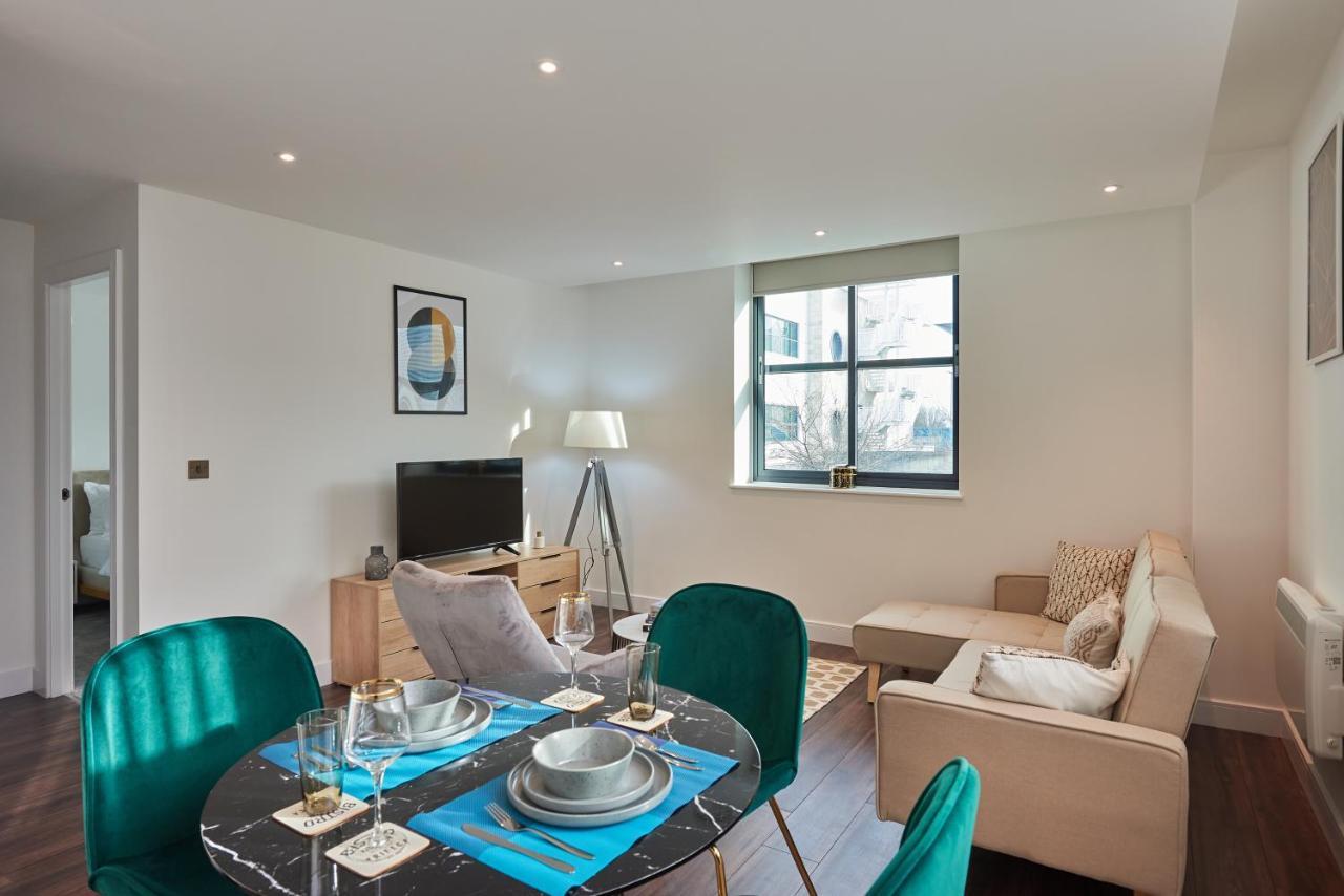 Seven Living Slough - Free Parking & Fast Wi-Fi Apartment Екстериор снимка