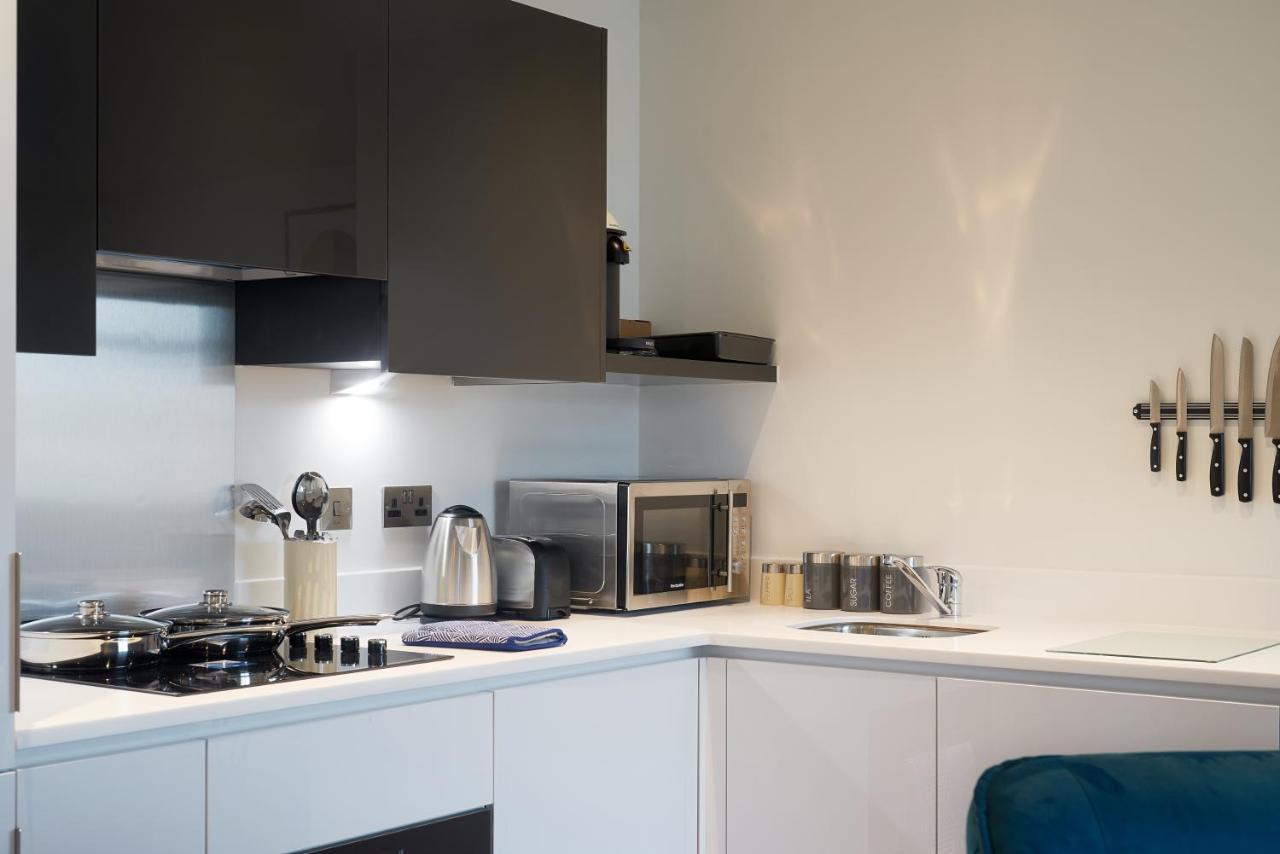 Seven Living Slough - Free Parking & Fast Wi-Fi Apartment Екстериор снимка