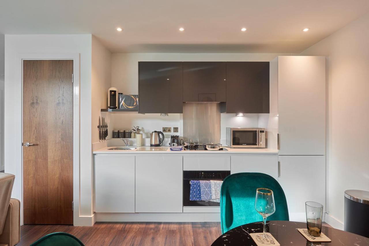 Seven Living Slough - Free Parking & Fast Wi-Fi Apartment Екстериор снимка