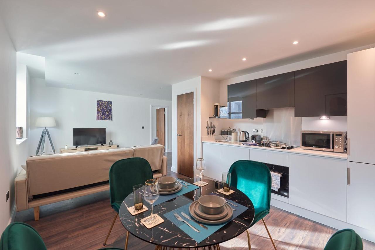 Seven Living Slough - Free Parking & Fast Wi-Fi Apartment Екстериор снимка