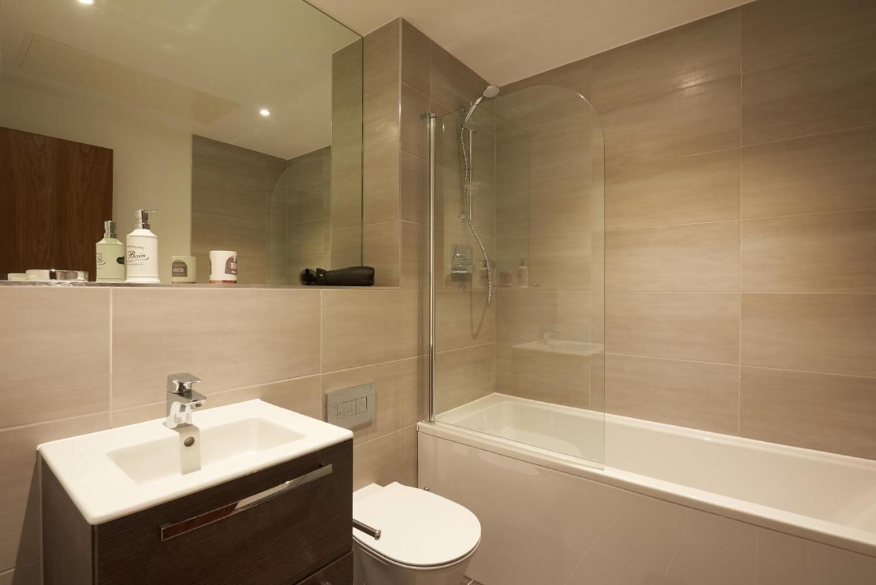 Seven Living Slough - Free Parking & Fast Wi-Fi Apartment Екстериор снимка